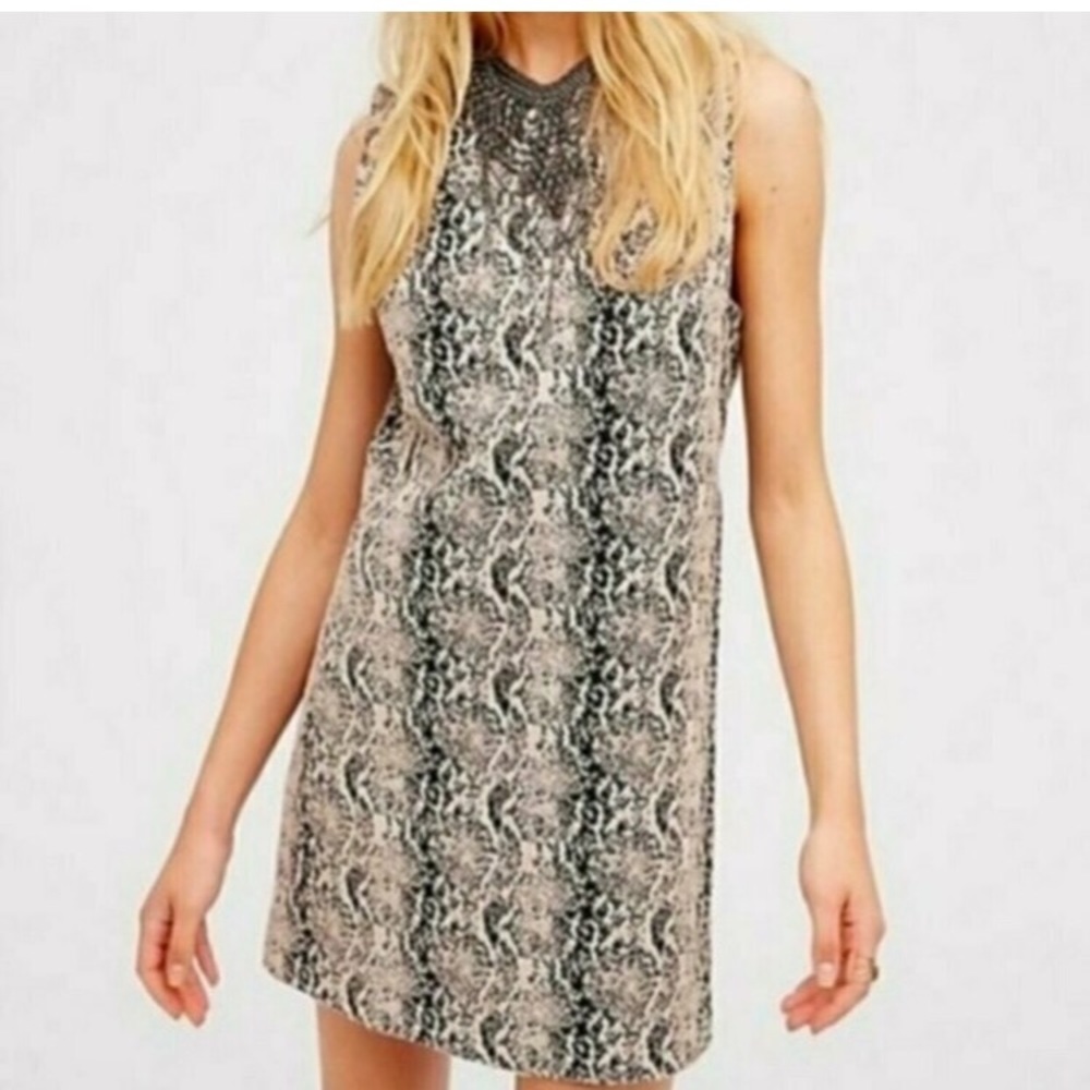 🐍 Suzy Shier snakeskin print mini dress NWOT
